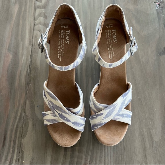 TOMS Womens Printed Hemp Strappy Wedge Sandal Ikat Blue & White size: 9.5 - Picture 10 of 10